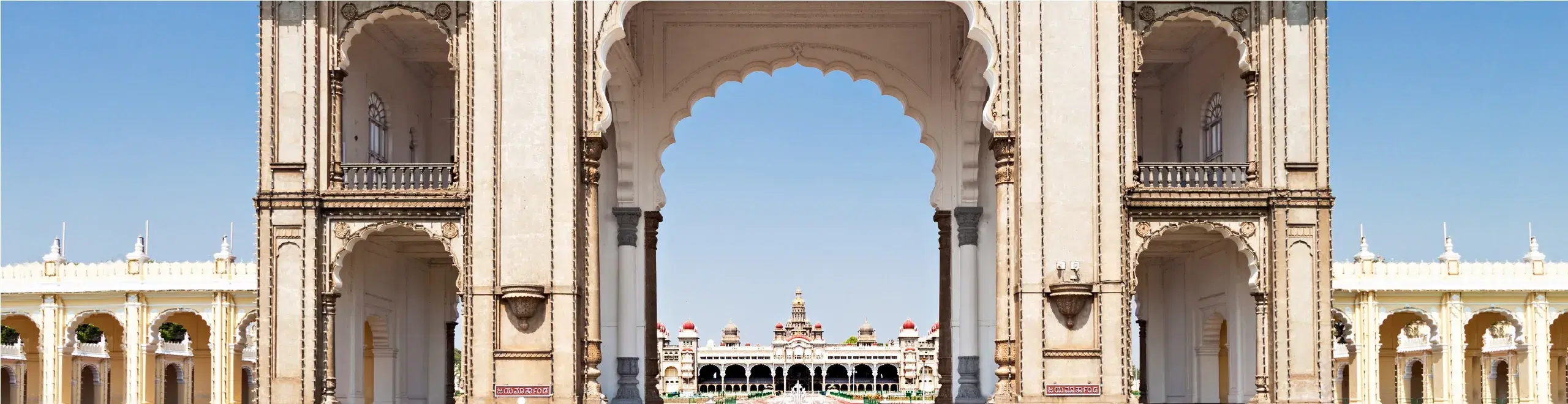 https://dev-public.freshbus.com//Mysore_palace_a1b4a545d3.webp